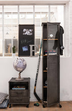 Charger l'image dans la galerie, Table de Chevet en métal