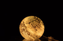 Charger l&#39;image dans la galerie, Lampe Ronde en verre vert (2 Formats)
